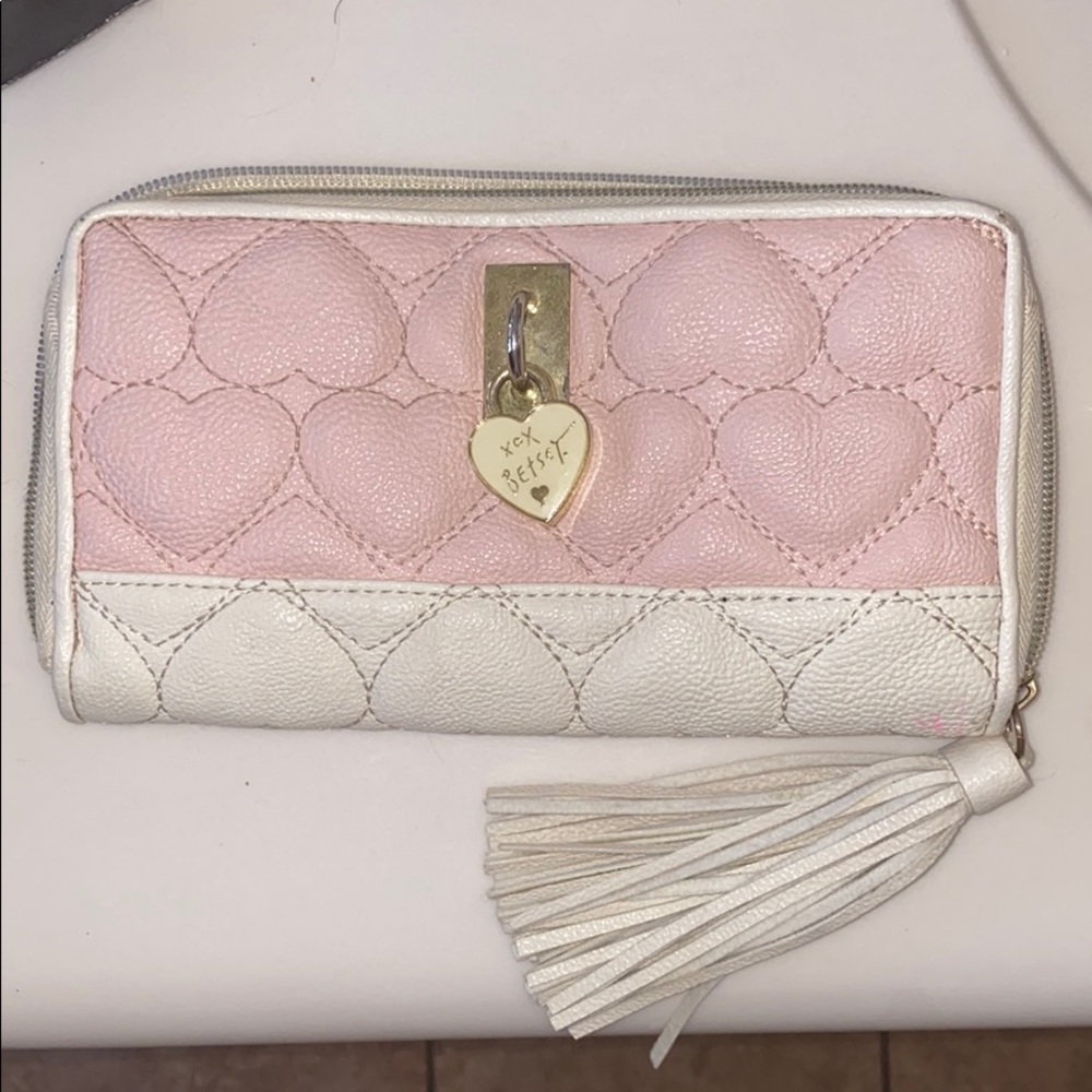 Betsey Johnson zipper wallet